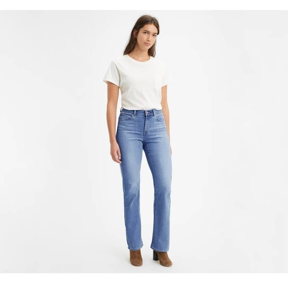Levi’s classic bootcut women’s jean size 10 med wash - Picture 2 of 10